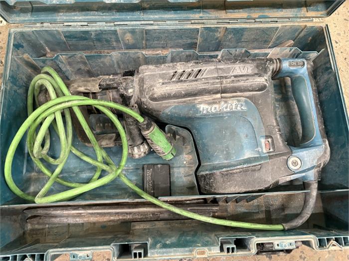 Abbruchhammer Makita HM1213C